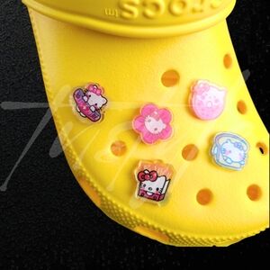 ⭐️4/$25⭐️ 5 Sanrio Hello Kitty Shoe Charms